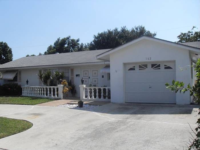 1st image of 162 SE 29th Ave