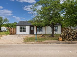 5913 Wichita St, Forest Hill, TX 76119