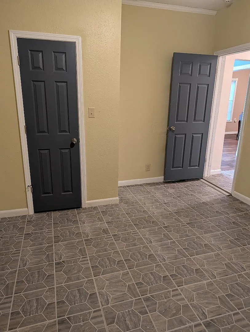 2701 W 11th Ave — Photo 3