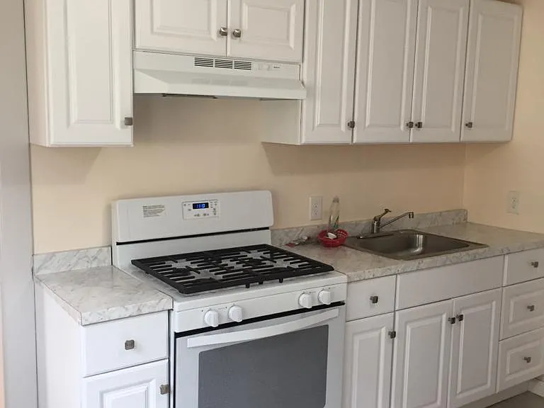 2133 Niagara St #2 — Photo 1