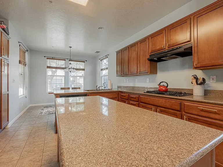 1739 W Castoro Way — Photo 15