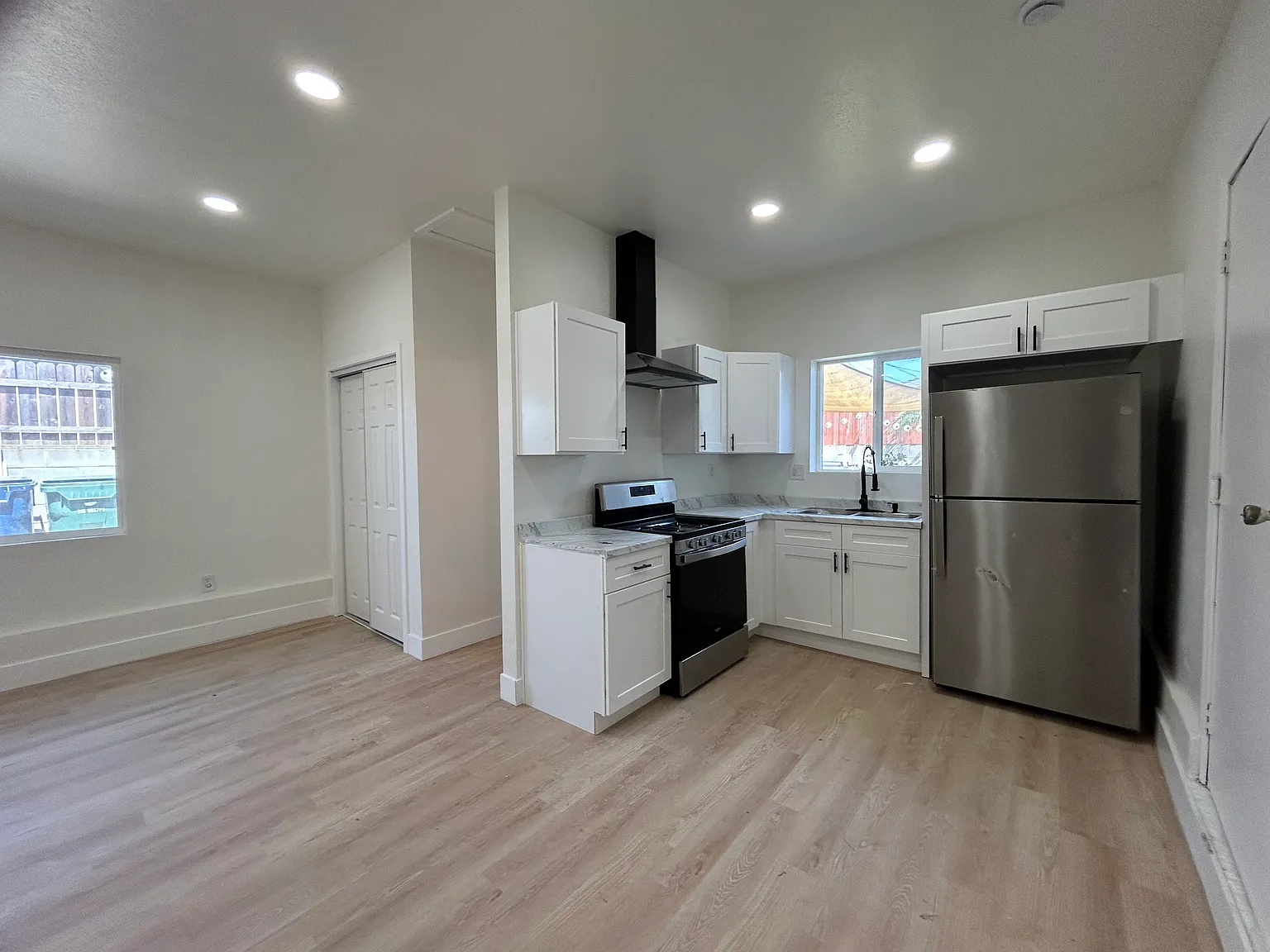 3 bed, 1121 sqft, $1,625 — Photo 3