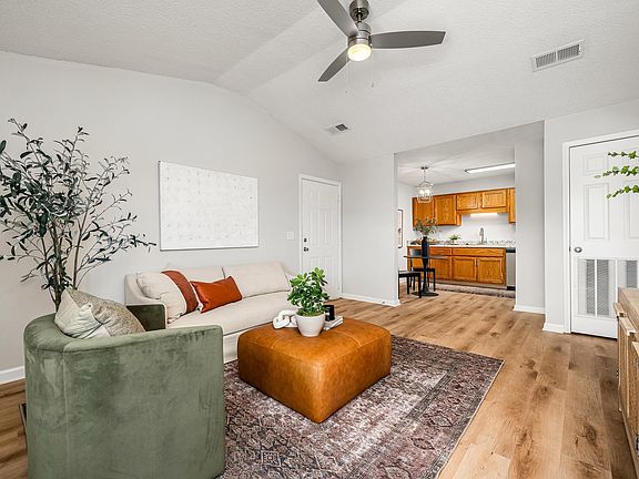 Remodeled 1 Bedroom 1 Bathroom