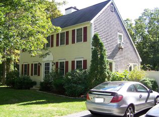 40 Gunters Ln, Mashpee, MA 02649