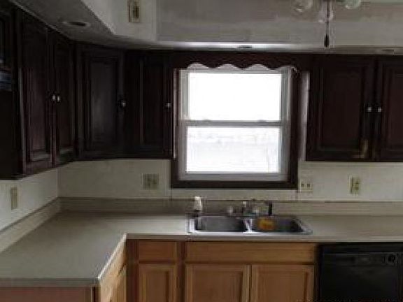 5th image of 112 N River Ave