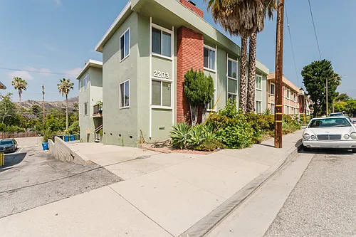 2203 N Verdugo Rd Photo 1