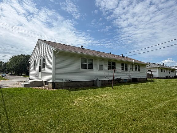 4th image of 3517/3519 Tripp St