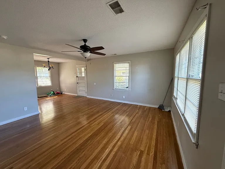 307 Union Ave — Photo 5