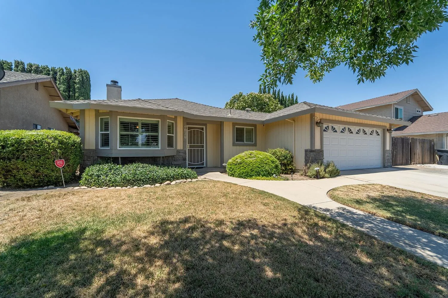 4029 Timahoe Dr photo 1
