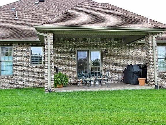4th image of 2306 Derbyshire Ln