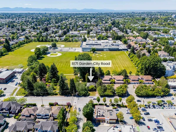 8171 Garden City Rd, Richmond, BC V6Y 2P1