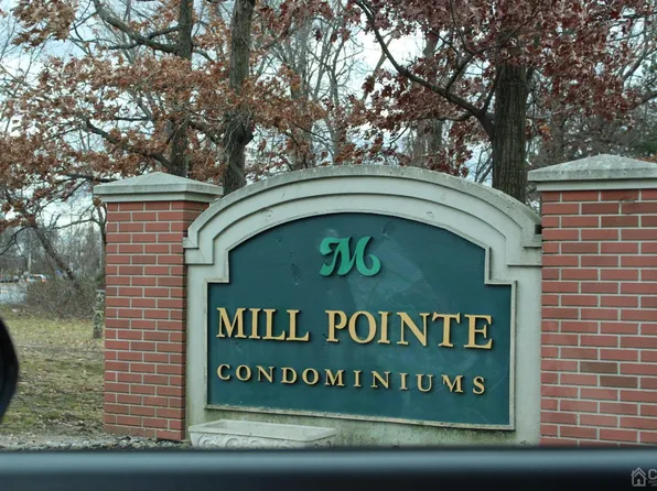 230 College Dr, Edison, NJ 08817