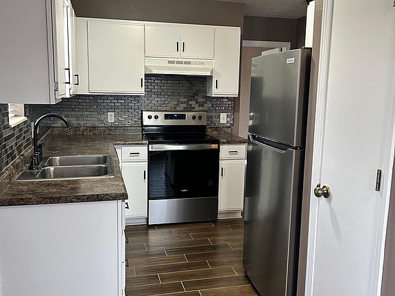 5th image of 122 E Peachtree Dr