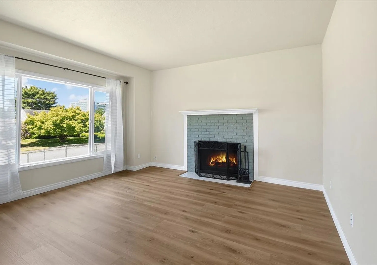 3Bd/2.25Ba Everett Home — Photo 3