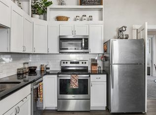 208 E Union St, Manchester, IA 52057