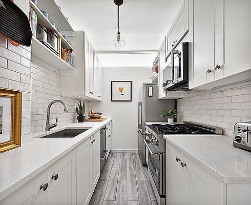 4th image of 141 E 3rd St Floor 2