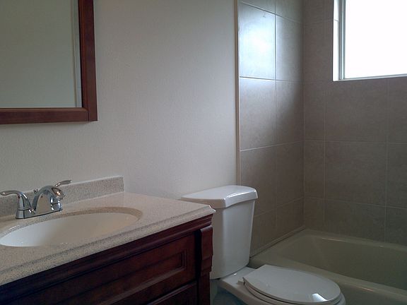 5th image of 3206 Vinson Ave