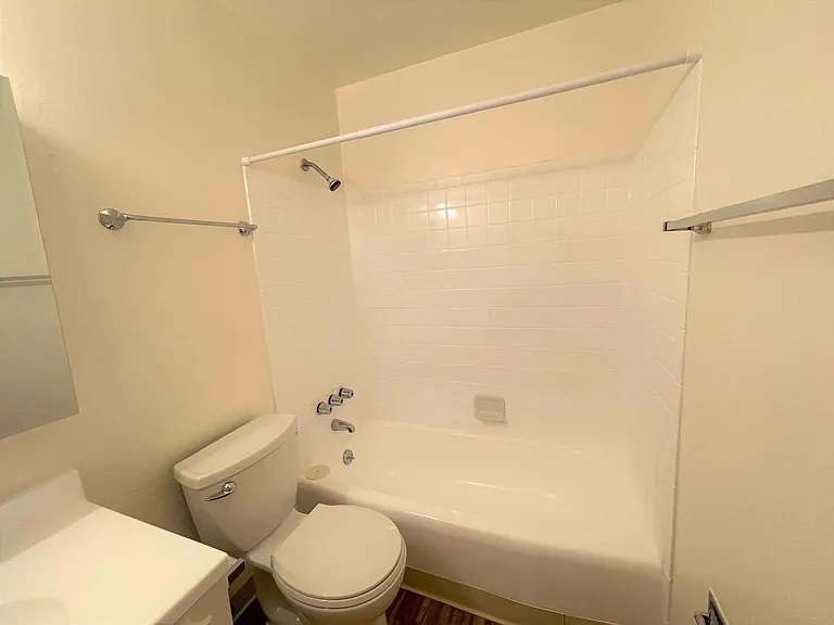 The Village Green Apartments — Photo 12