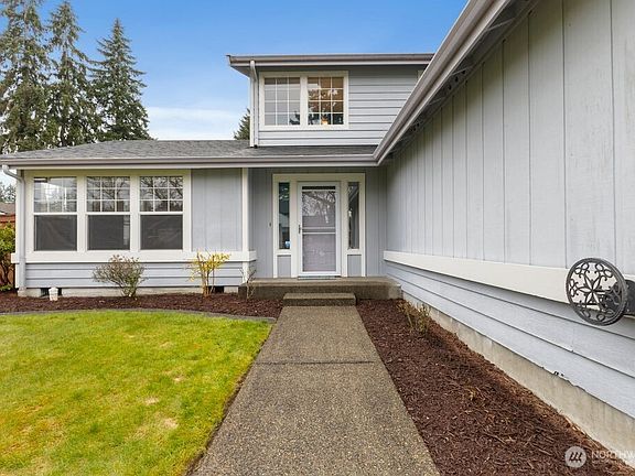 4th image of 14414 4th Avenue Ct E