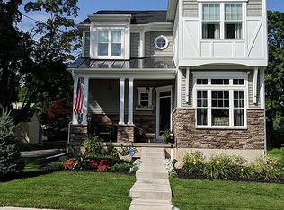 39 2nd St, Saratoga Springs, NY 12866