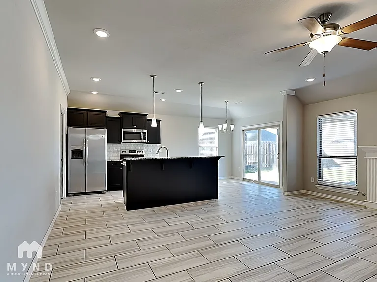480 Holly St — Photo 4