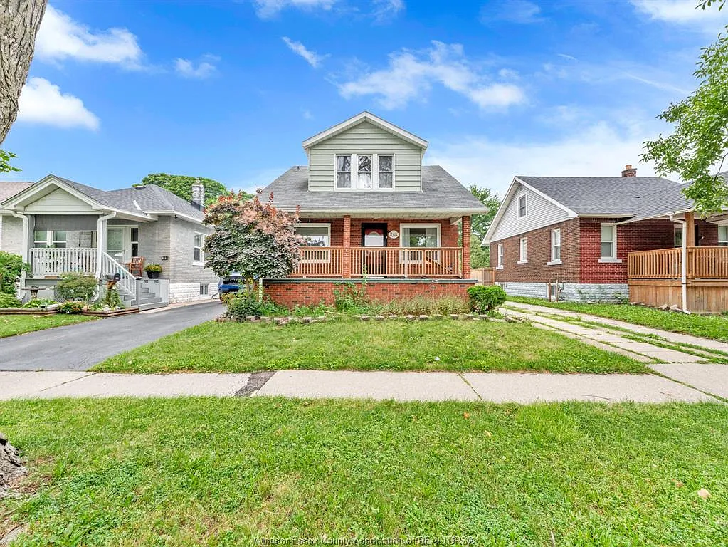 5 bed, $2,300 — Photo 3