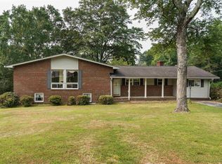 2 Roberta Dr, Greenville, SC 29615