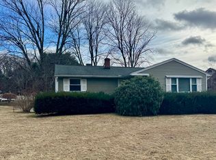 12 Steven Dr, Holyoke, MA 01040