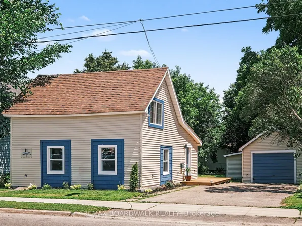 11 Abbott St S, Smiths Falls, ON K7A 4S1