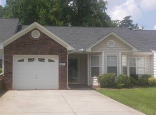 1825 Salem Bluff Dr, Winston Salem, NC 27127