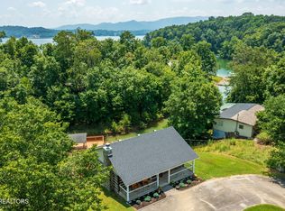 922 Campfire Point, Dandridge, TN 37725