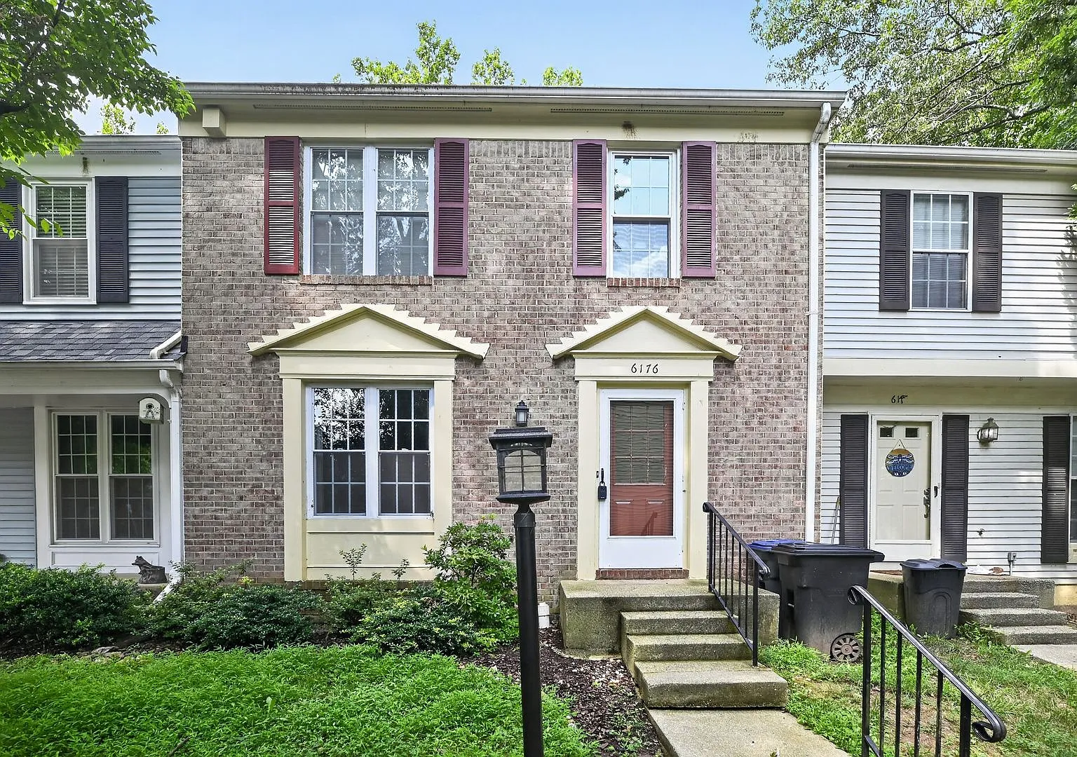 4br Burke Centre Townhome | 3 Finished Levels | Rent As Low As $3,400 With Long-Term Lease — Photo 1