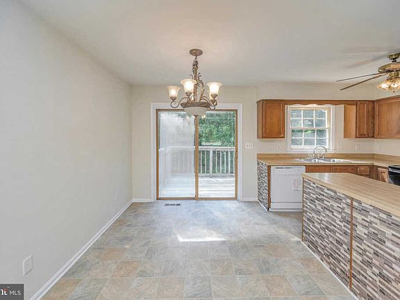 4th image of 324 Burman Ln