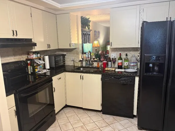 7300 Lake Cir Drive #404, Margate, FL 33063