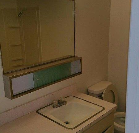 3rd image of 521 Palomas Dr SE APT D
