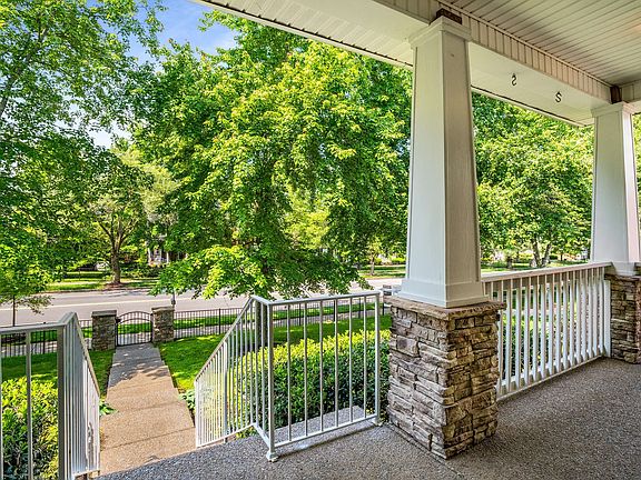 4th image of 3038 Oxford Glen Dr
