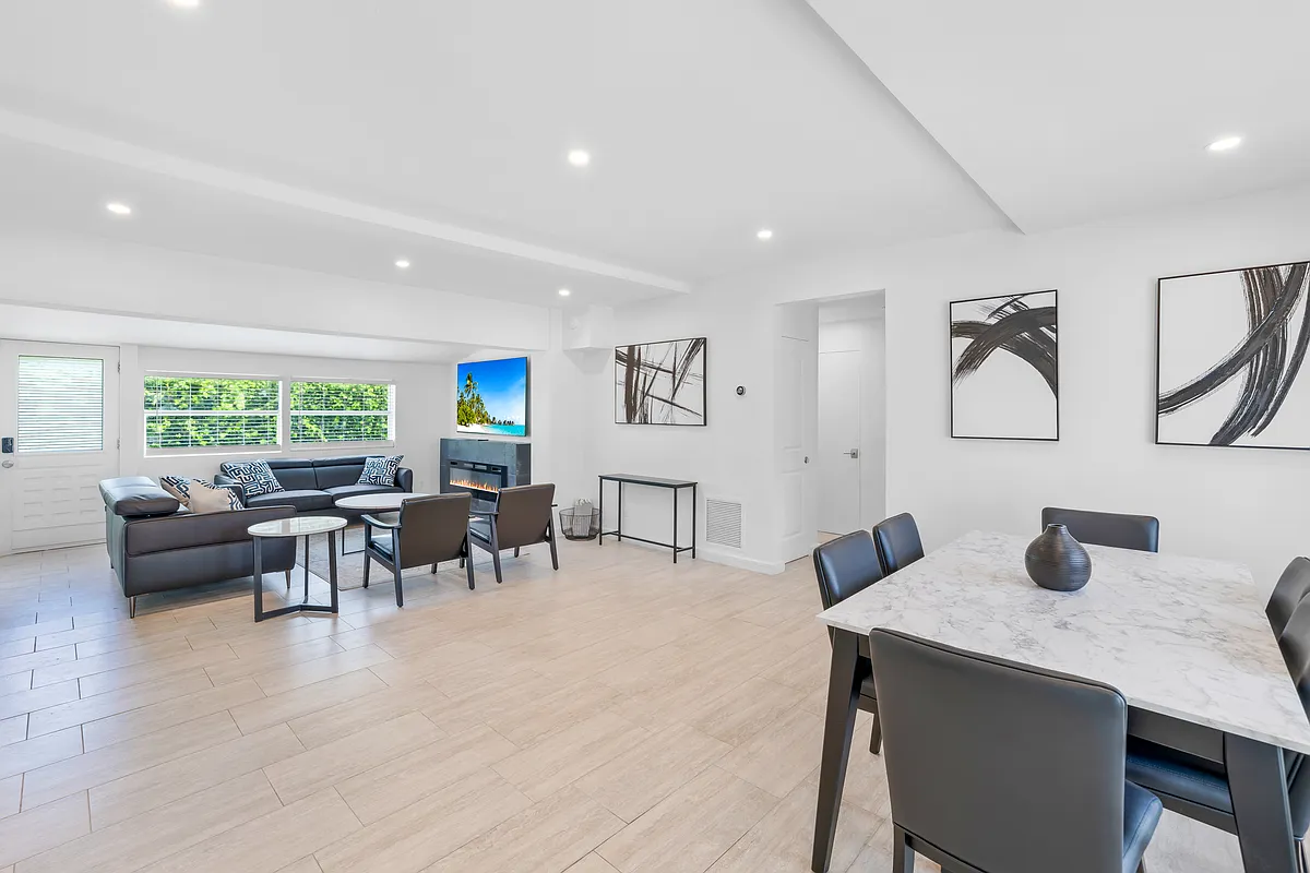 Family room /Dining - 3205 Barton Rd