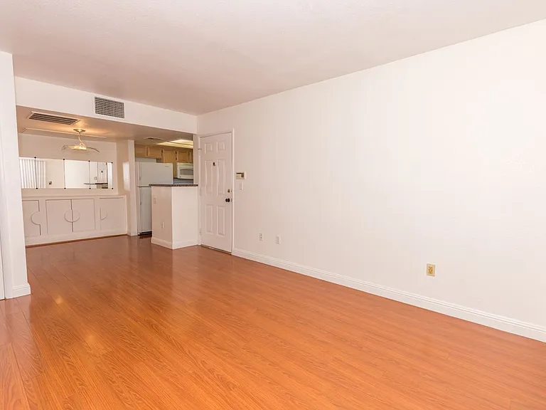 8070 W Russell Rd #1051 — Photo 7
