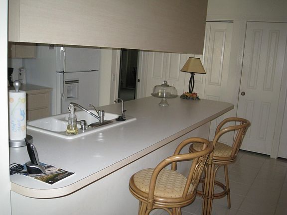 5th image of 1230 NW Sun Terrace Cir APT B