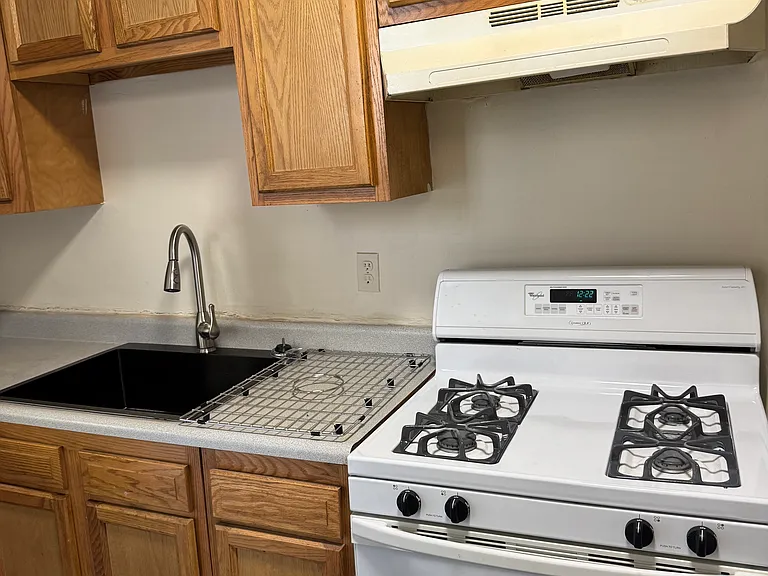 23 S Stricker St #1R — Photo 9