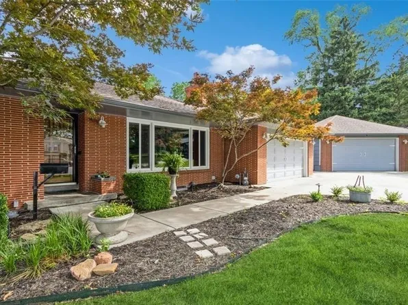 9523 Madison Ave, Kansas City, MO 64114