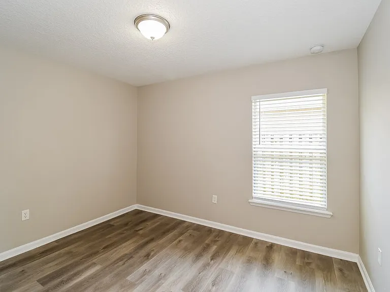76309 Deerwood Dr — Photo 12