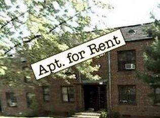 8940 Rutledge Ave, Glendale, NY 11385