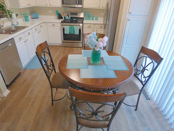 3rd image of 1084 Mayfield Dr #1084