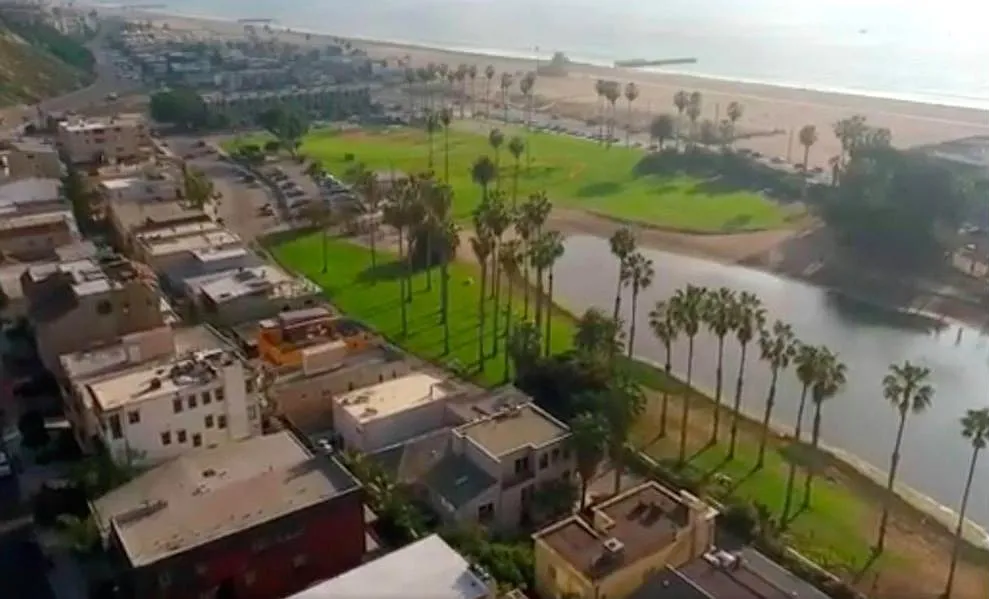 6300 Vista Del Mar Ave — Photo 4