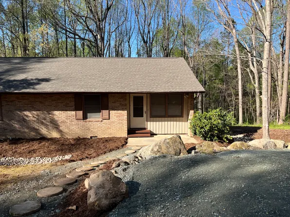 51 Cedar Ct #B, Chapel Hill, NC 27516