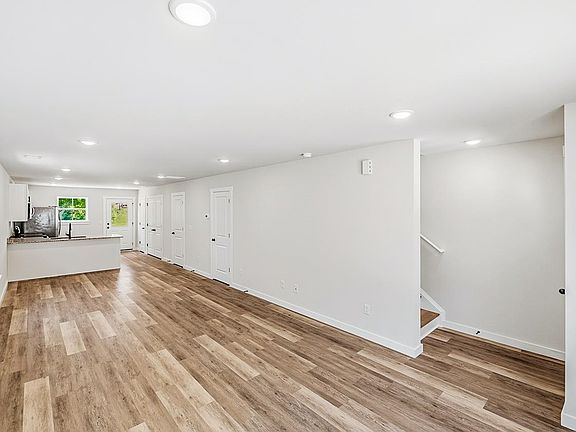 5th image of 259-261 Vanderbilt Rd