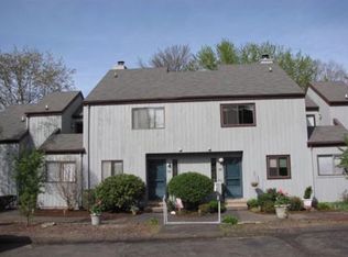 100 Hemlock Rd UNIT 7-2, Branford, CT 06405