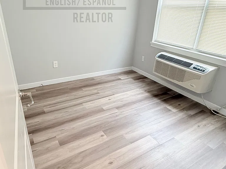 54 Pearl St — Photo 9