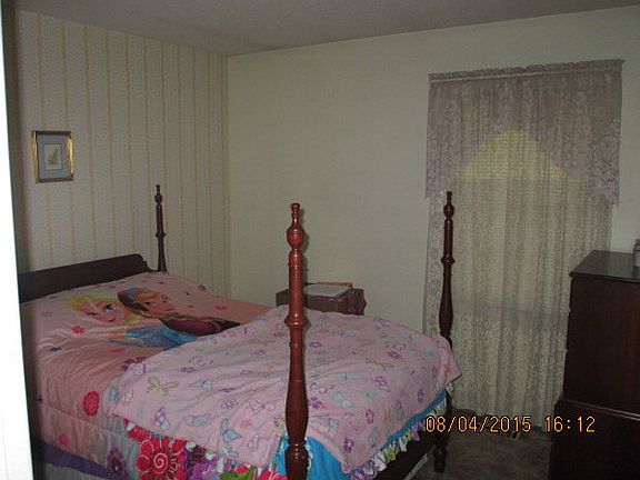 5th image of 924 Hillside Dr